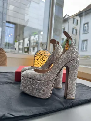 Valentino Plateau Heels, NP 2130.- | LOOP-Marktplatz