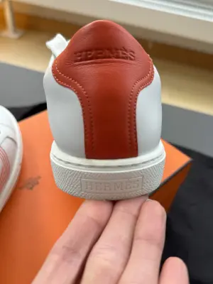 Neuwertige Hermes Sneakers | LOOP-Marktplatz
