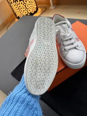Neuwertige Hermes Sneakers | LOOP-Marktplatz