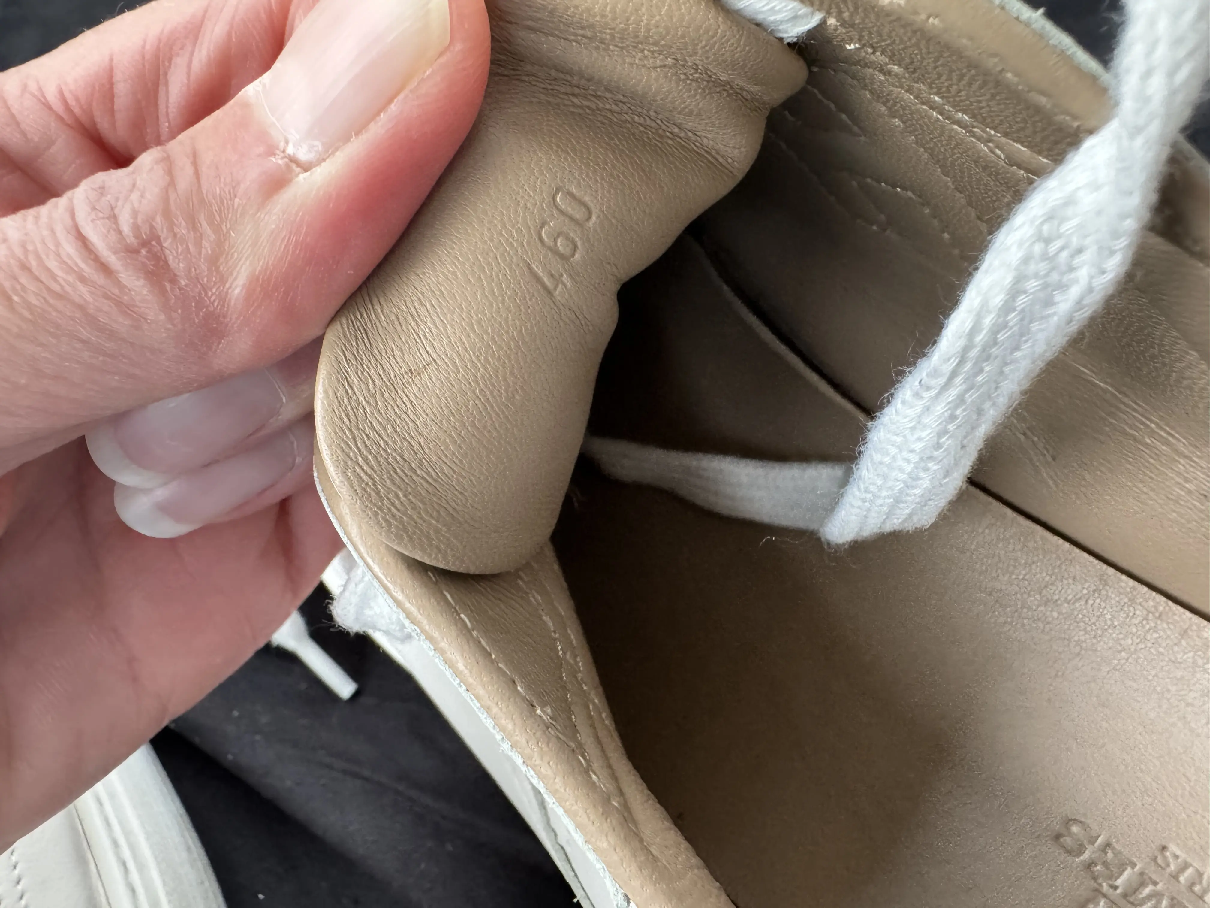 Hermes Sneakers | LOOP-Marktplatz