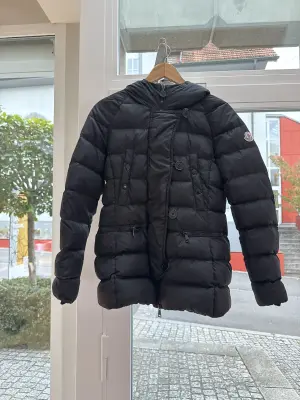 Moncler Daunenjacke | LOOP-Marktplatz
