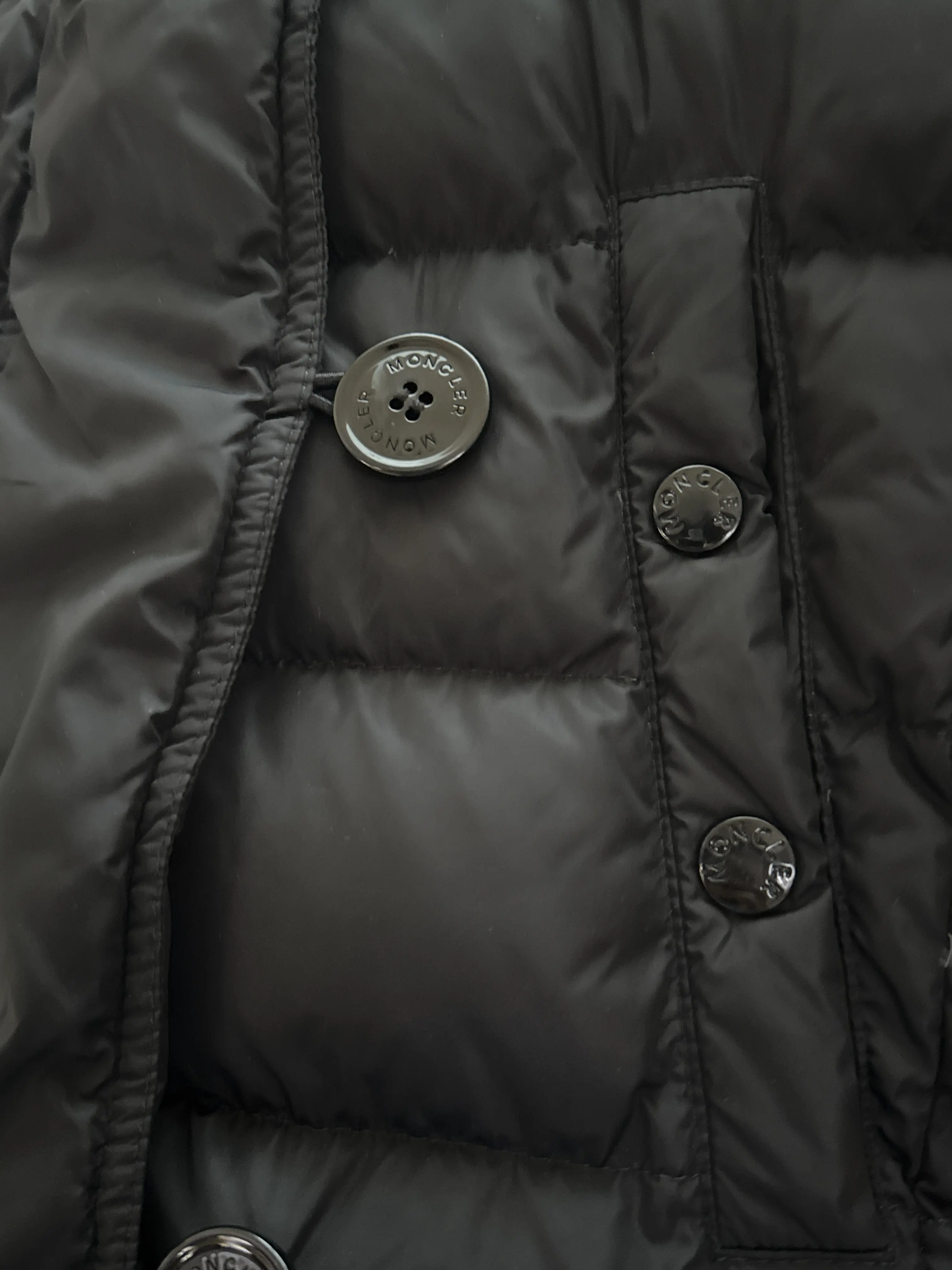 Moncler Daunenjacke | LOOP-Marktplatz