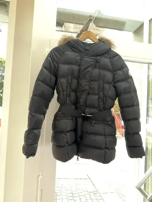 Moncler Daunenjacke | LOOP-Marktplatz