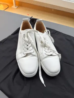 CHRISTIAN LOUBOUTIN sneakers | LOOP-Marktplatz