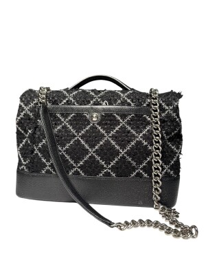 Chanel bag | LOOP Marketplace