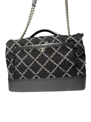 Chanel bag | LOOP Marketplace