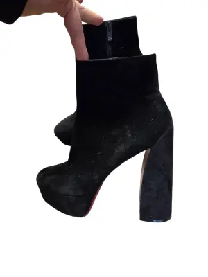 CHRISTIAN LOUBOUTIN  Stiefelette | LOOP-Marktplatz