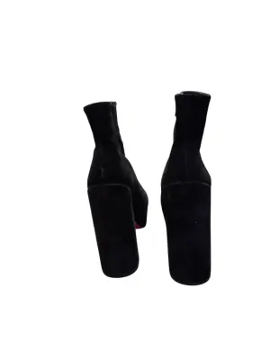 CHRISTIAN LOUBOUTIN  Stiefelette | LOOP-Marktplatz