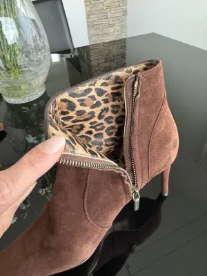 DOLCE & GABBANA Stiefelette | LOOP-Marktplatz