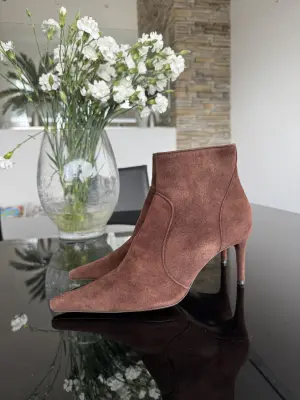 DOLCE & GABBANA Stiefelette | LOOP-Marktplatz