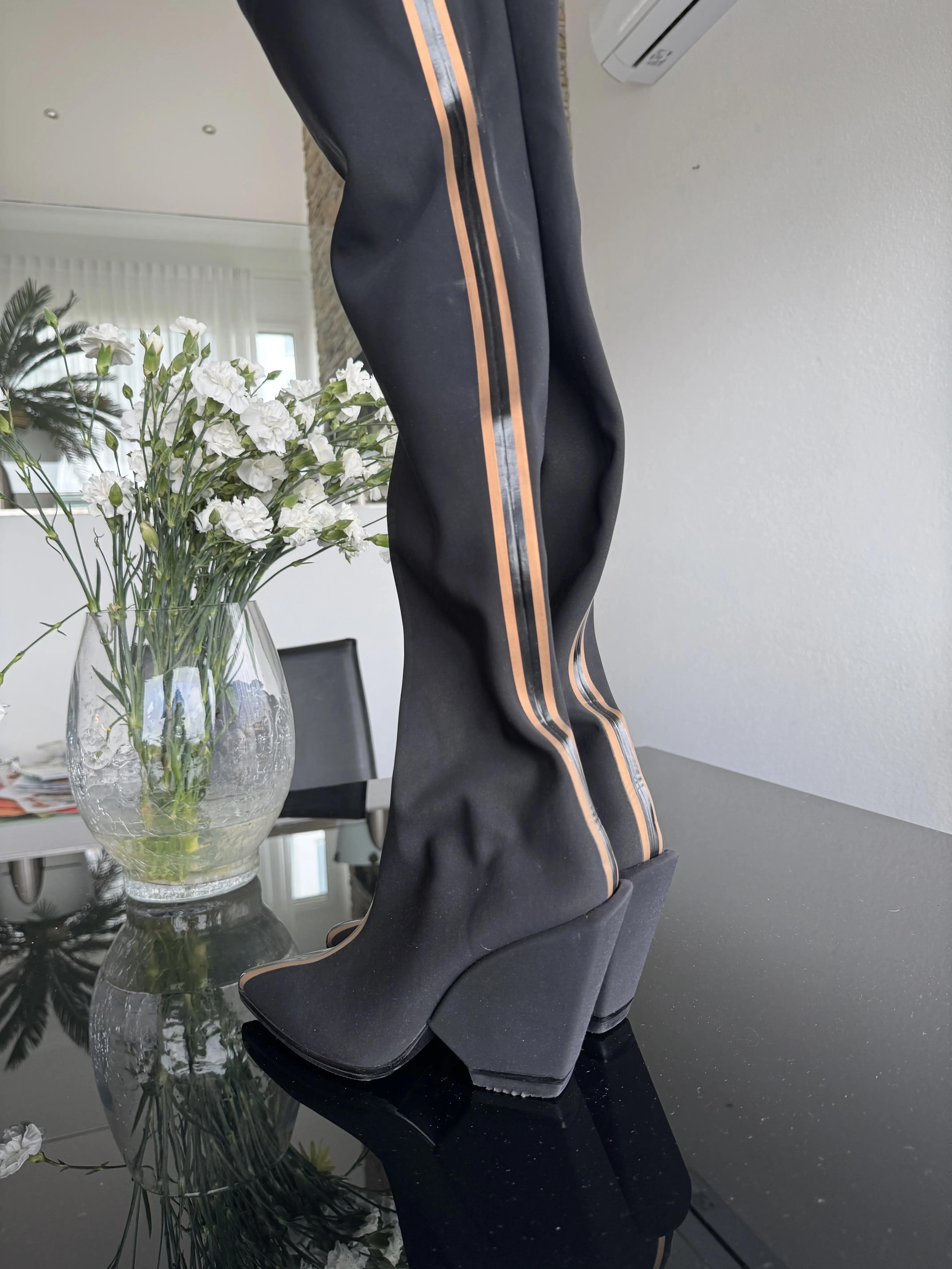 Elena Iachi Overknee Stiefel | LOOP-Marktplatz