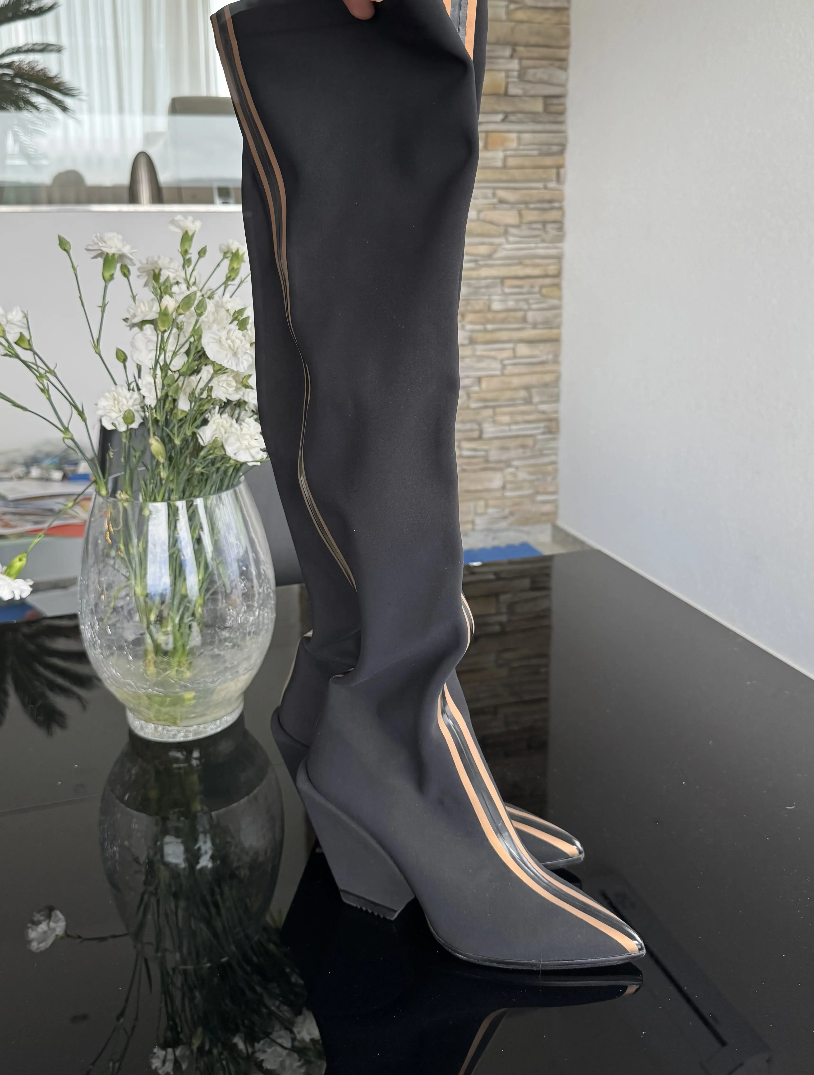 Elena Iachi Overknee Stiefel | LOOP-Marktplatz