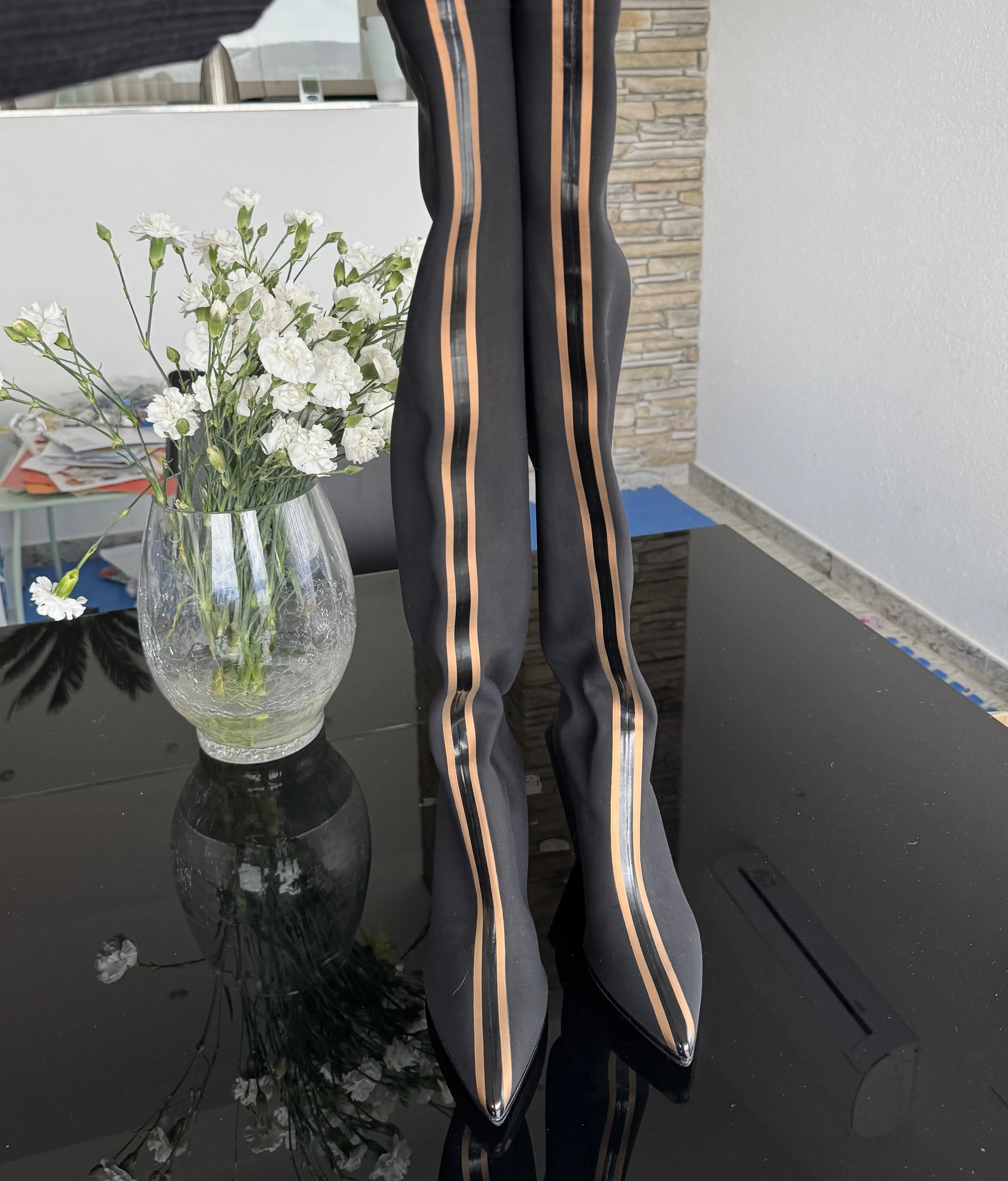 Elena Iachi Overknee Stiefel | LOOP-Marktplatz