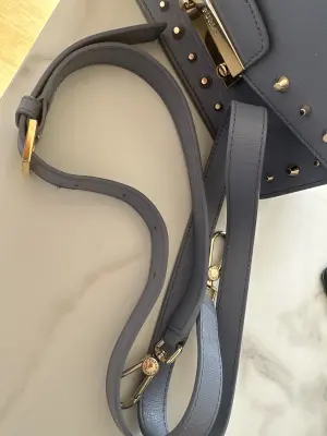 FURLA Handtasche | LOOP-Marktplatz