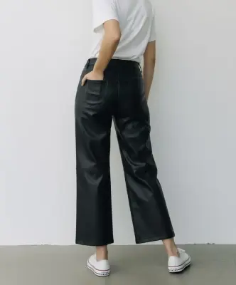 Stand Studio Lederhosen | LOOP-Marktplatz