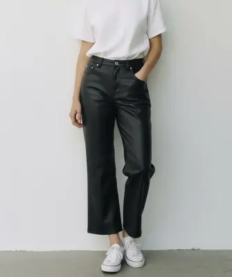 Stand Studio Lederhosen | LOOP-Marktplatz