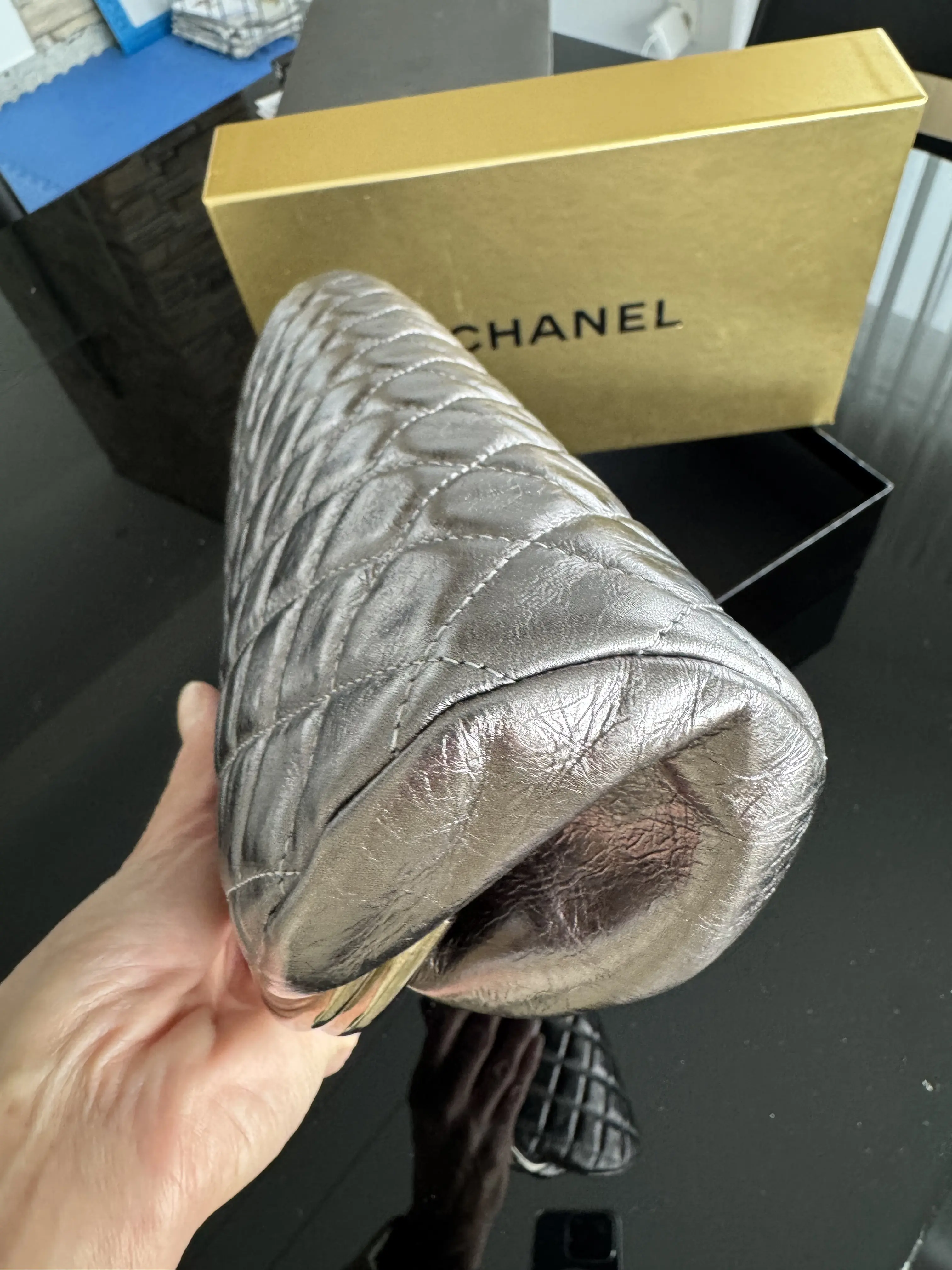 CHANEL Clutch silver metallic | LOOP-Marktplatz