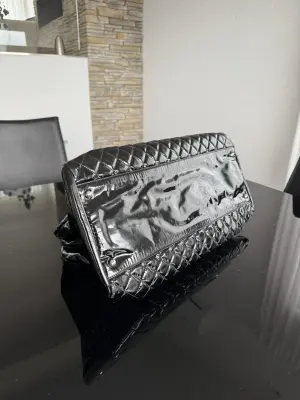 Große Chanel Bowling Tasche | LOOP Marketplace