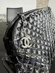 Große Chanel Bowling Tasche