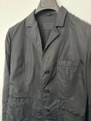 PRADA Jacke aus Nylon | LOOP-Marktplatz