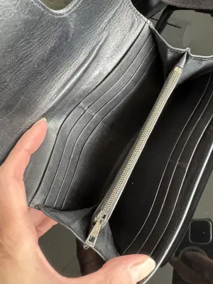 BALLY Schultertasche + Portemonnaie | LOOP-Marktplatz