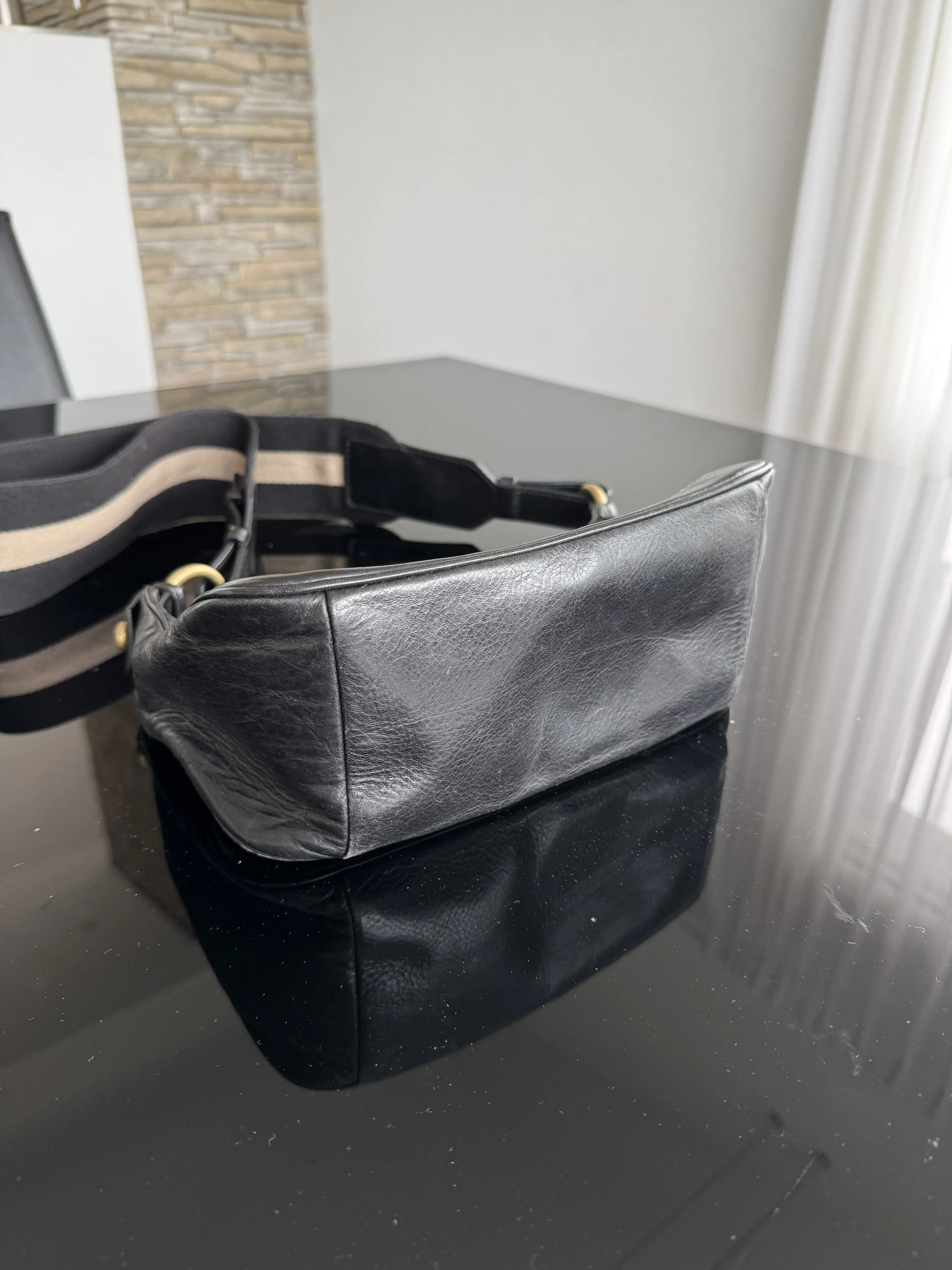 BALLY Schultertasche + Portemonnaie | LOOP-Marktplatz