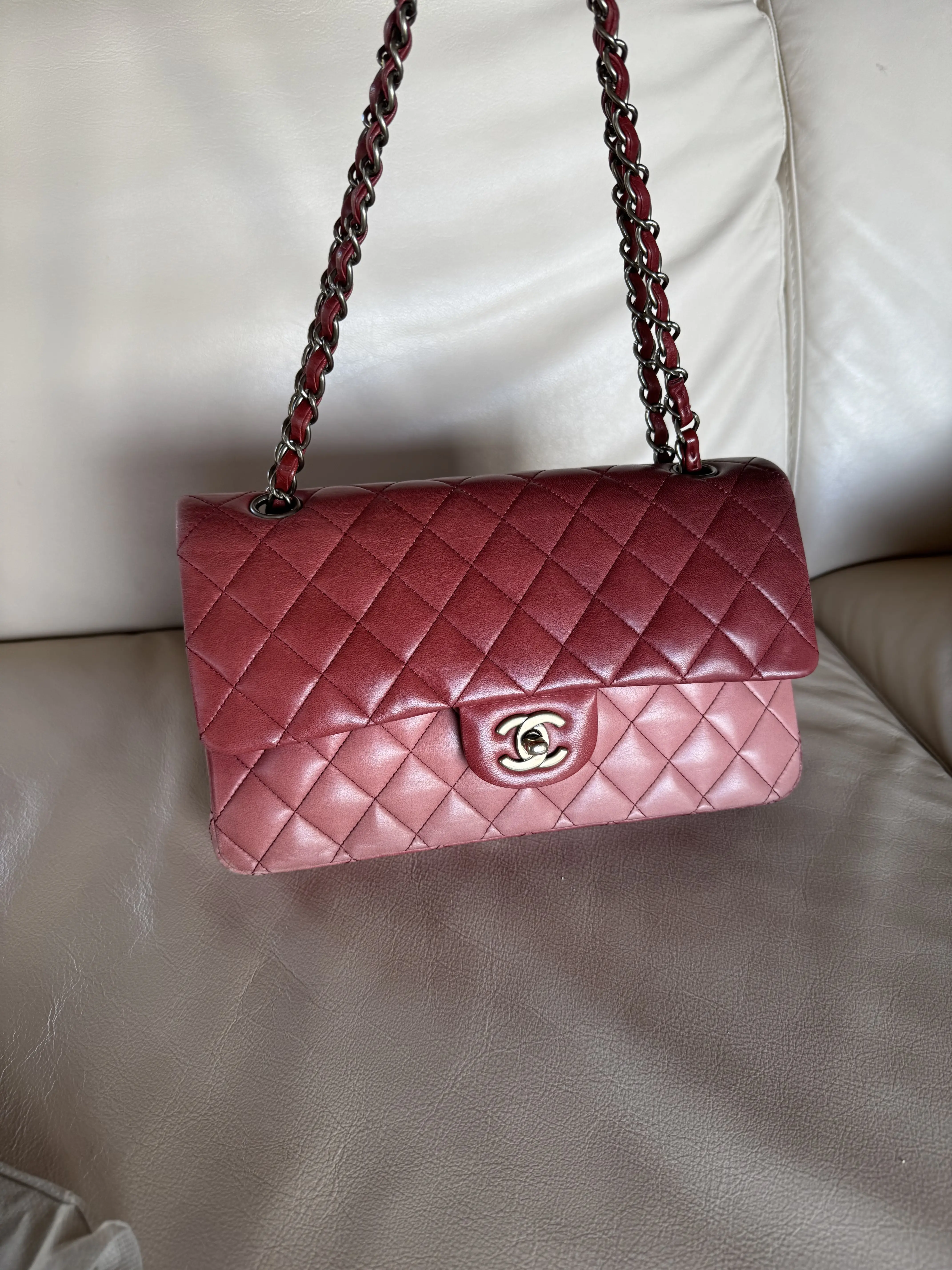 CHANEL double flap medium | LOOP-Marktplatz