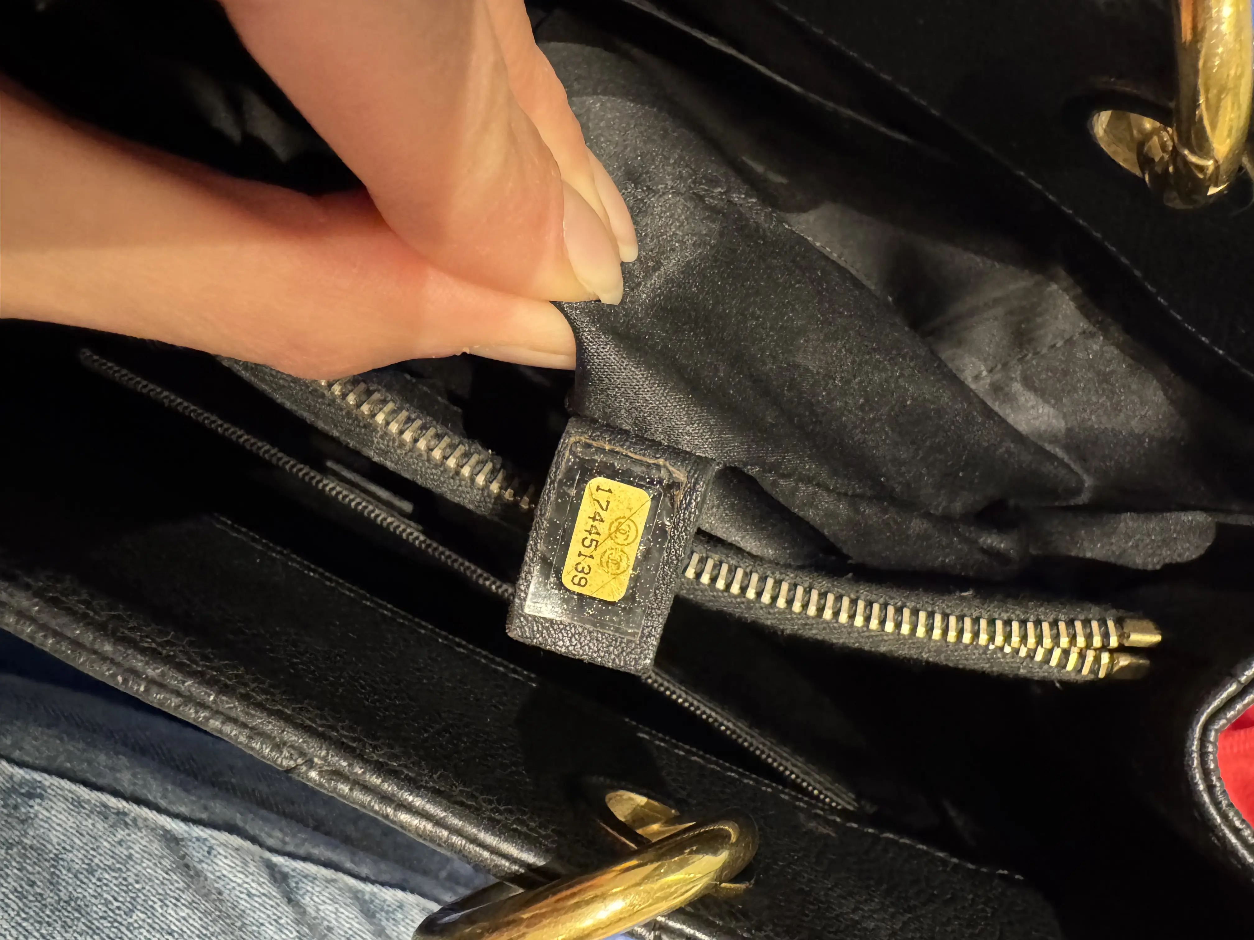 CHANEL GST Caviar Leder | LOOP-Marktplatz