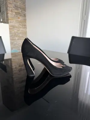 MIU MIU Wildleder Peeptoes | LOOP-Marktplatz