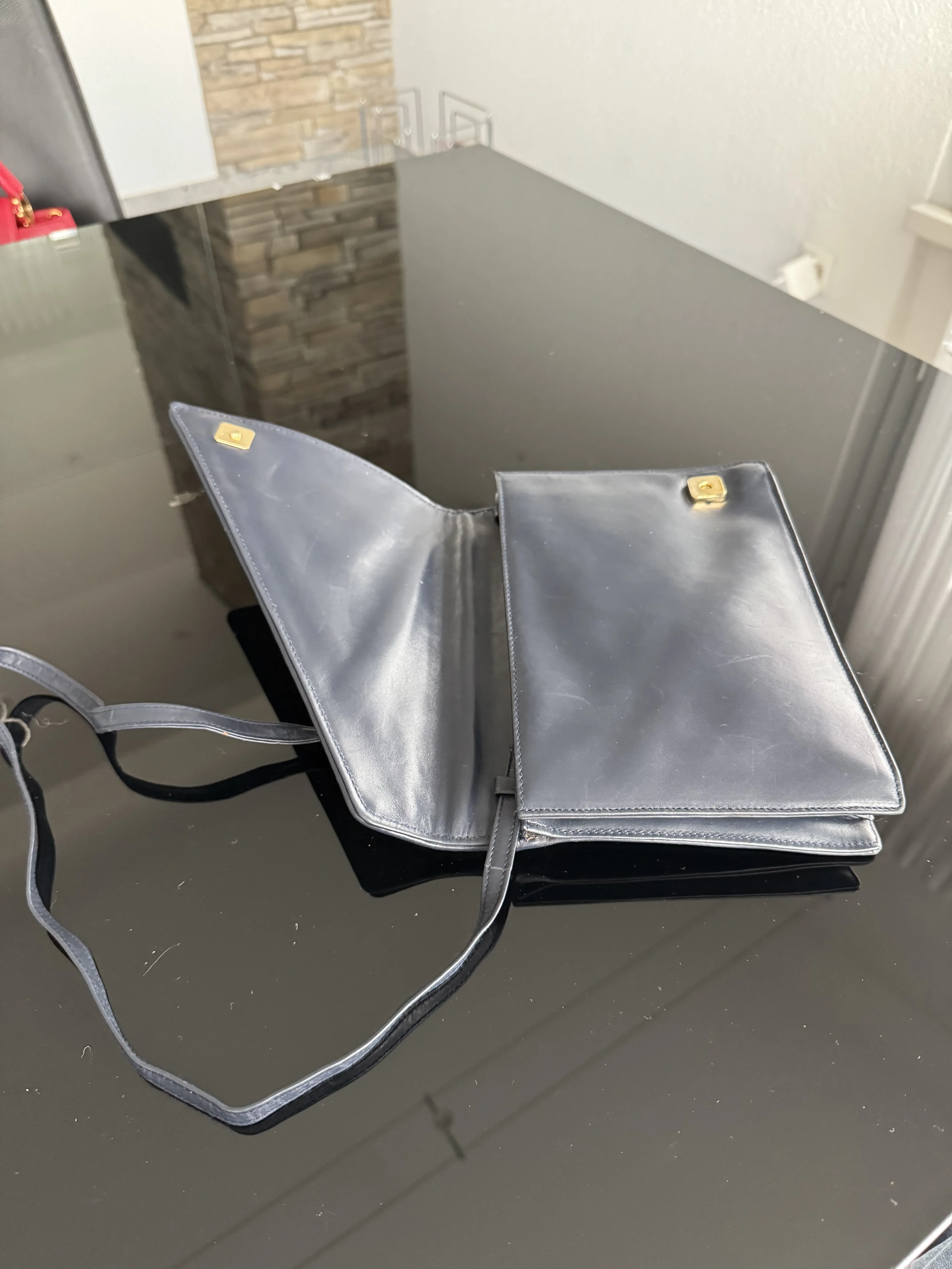 FENDI Vintage Umhängetasche | LOOP Marketplace