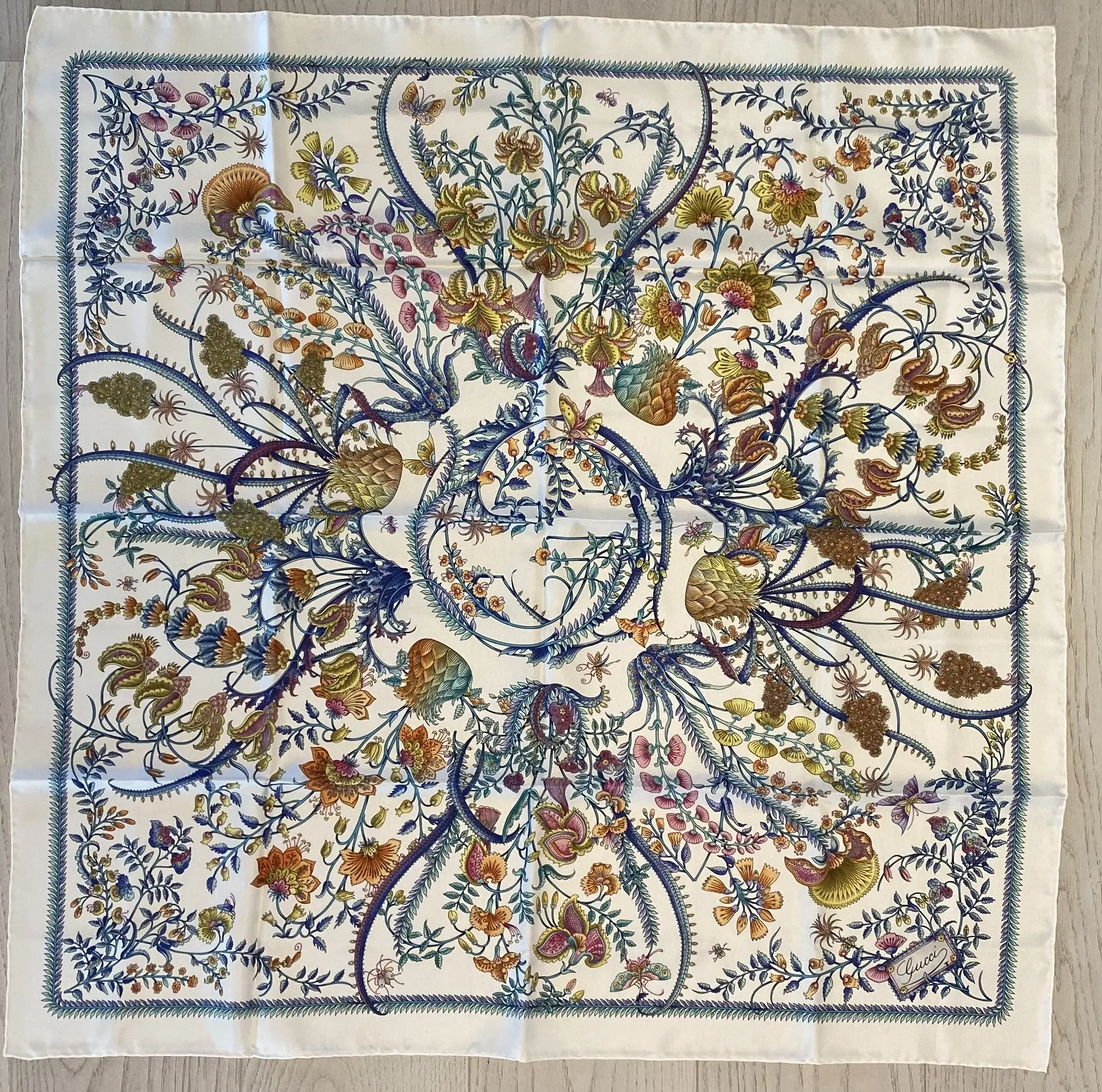 GUCCI florales Seidenfoulard | Marché LOOP