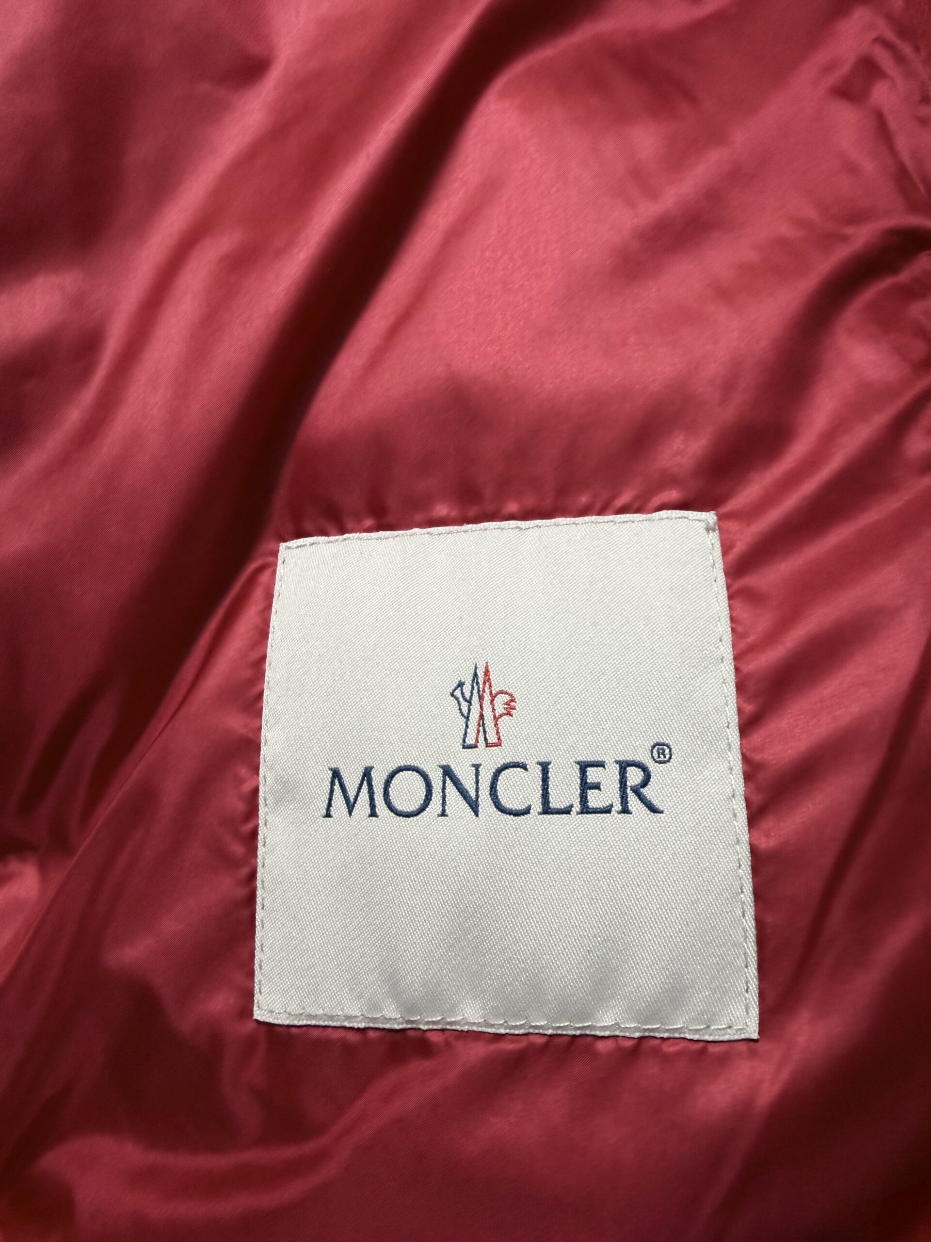 Moncler jacket | LOOP-Marktplatz