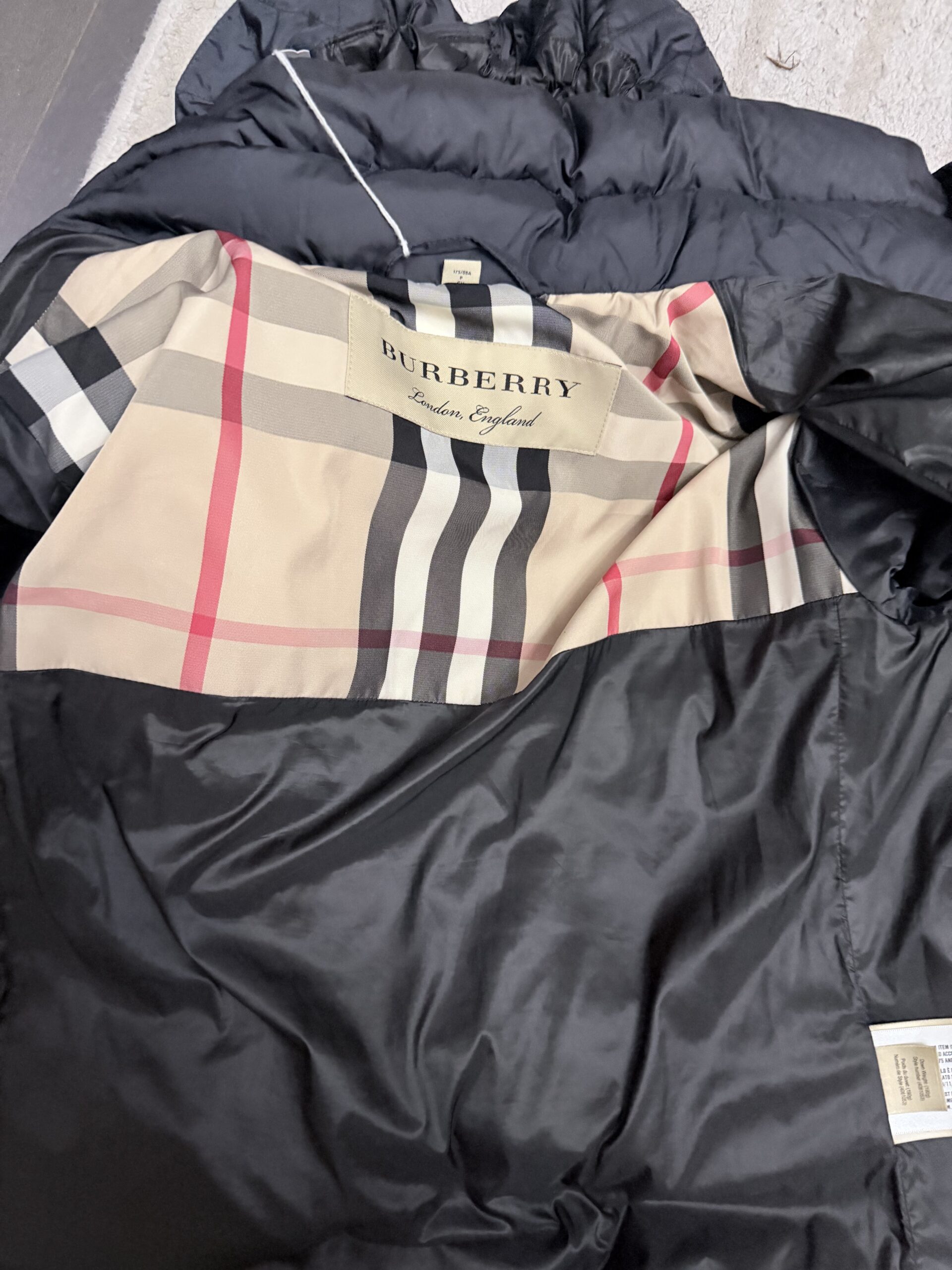 Burberry down jacket | LOOP-Marktplatz