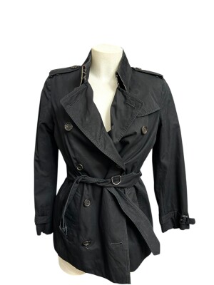 Burberry jacket | LOOP Marketplace