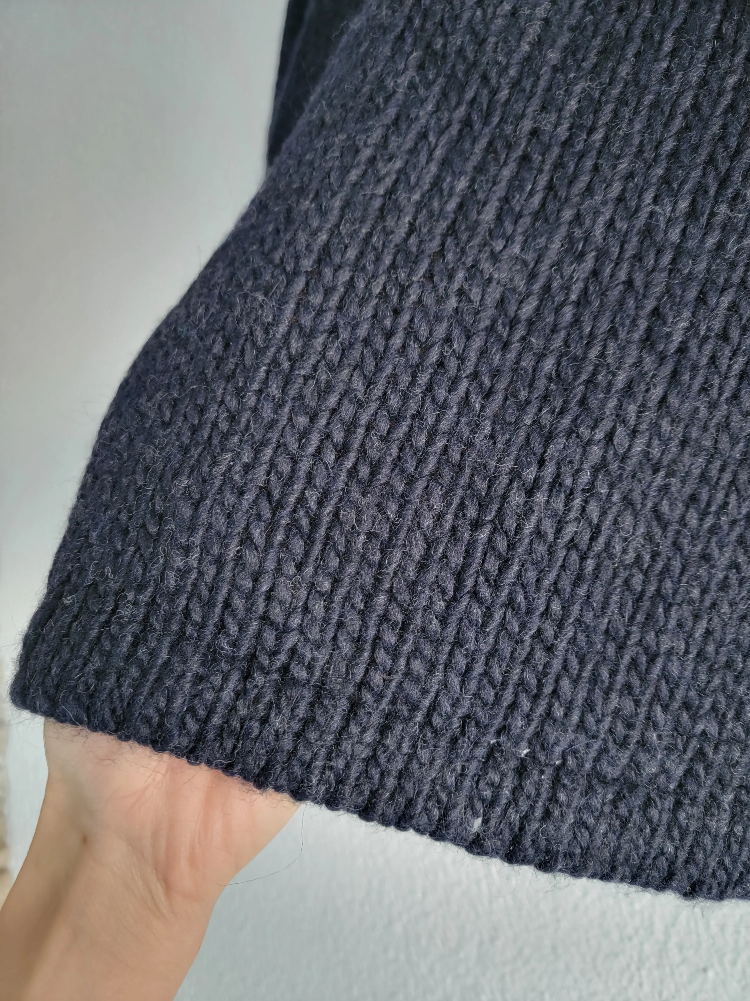 Blugirl Pulli mit Stein Applikation | LOOP Marketplace