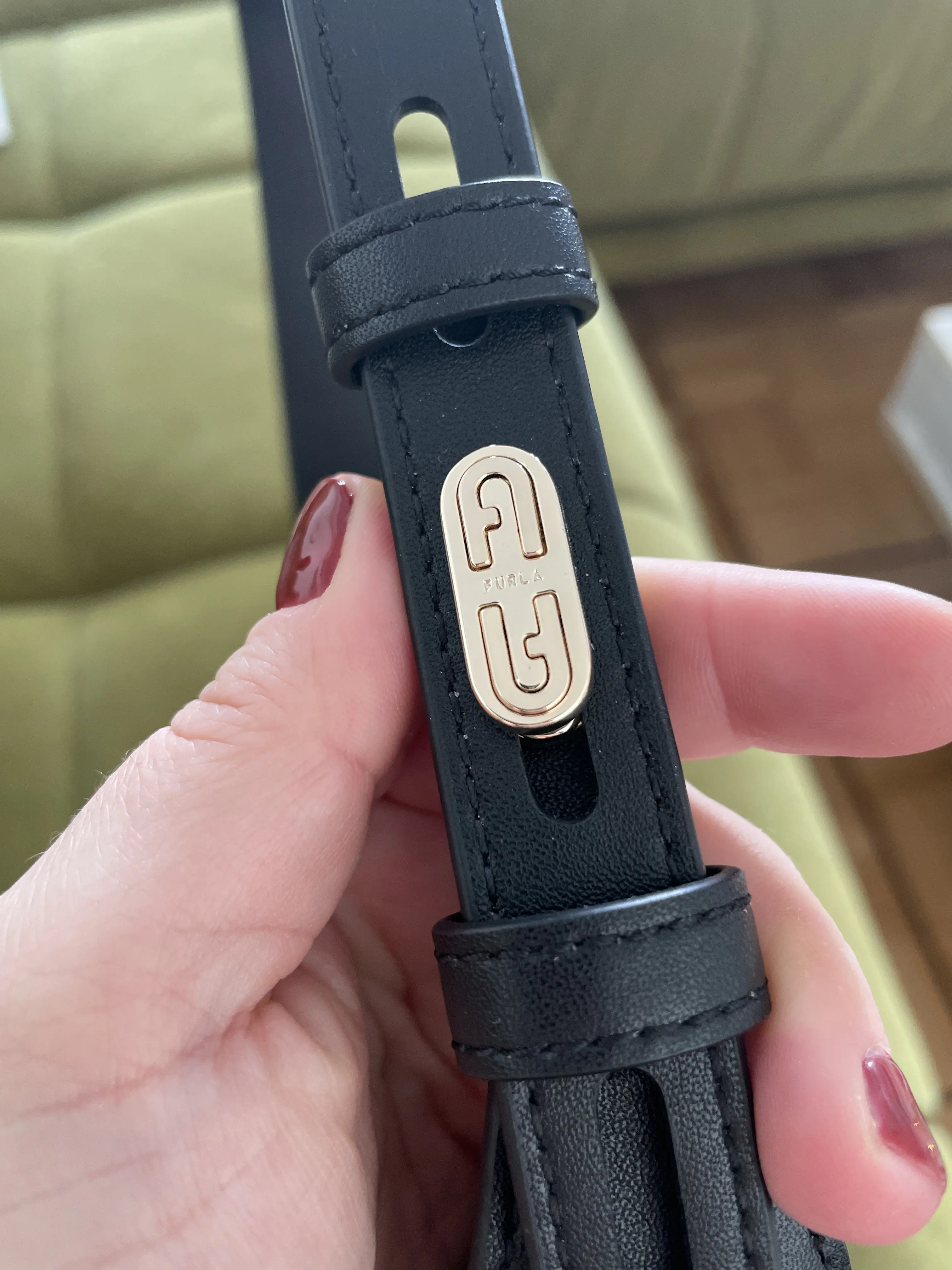 FURLA Pelle mit Original Rechnung | LOOP Marketplace