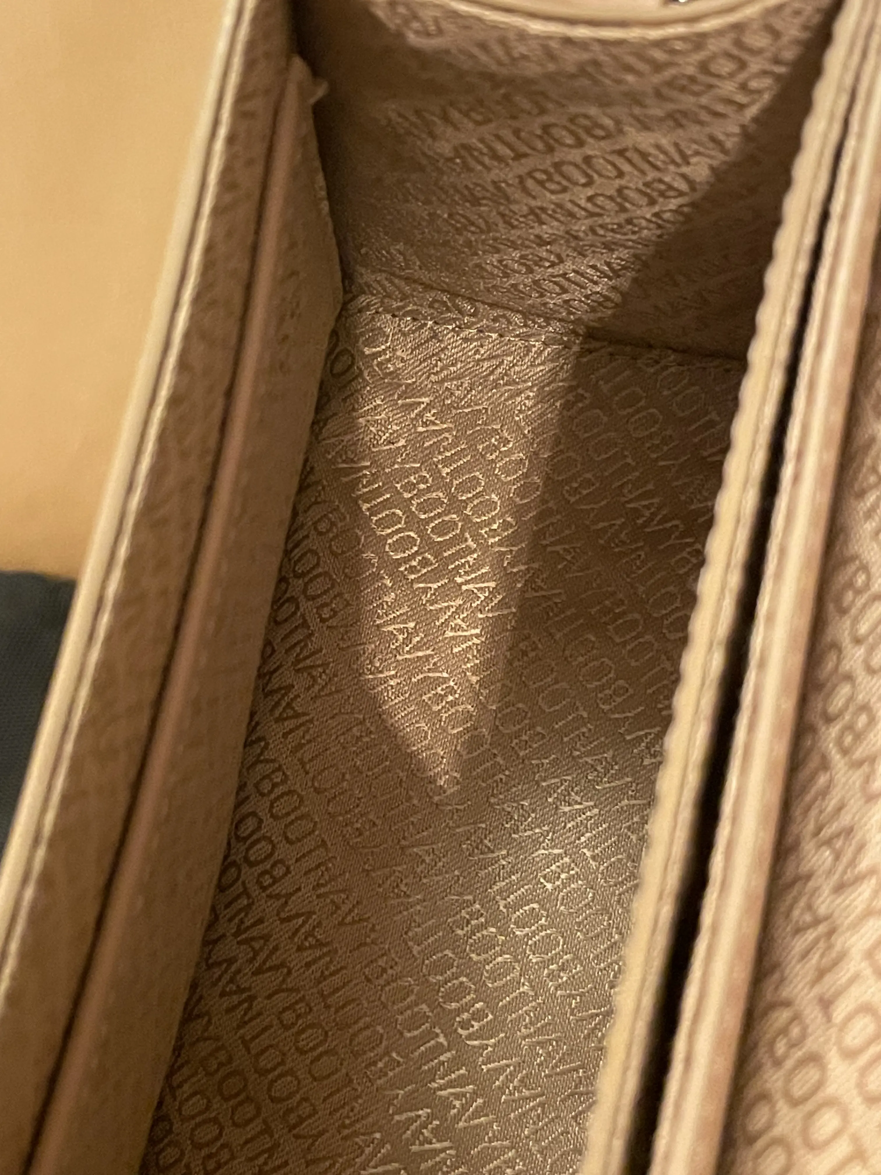 NAVYBOOT Leather Crossbody Bag | LOOP-Marktplatz