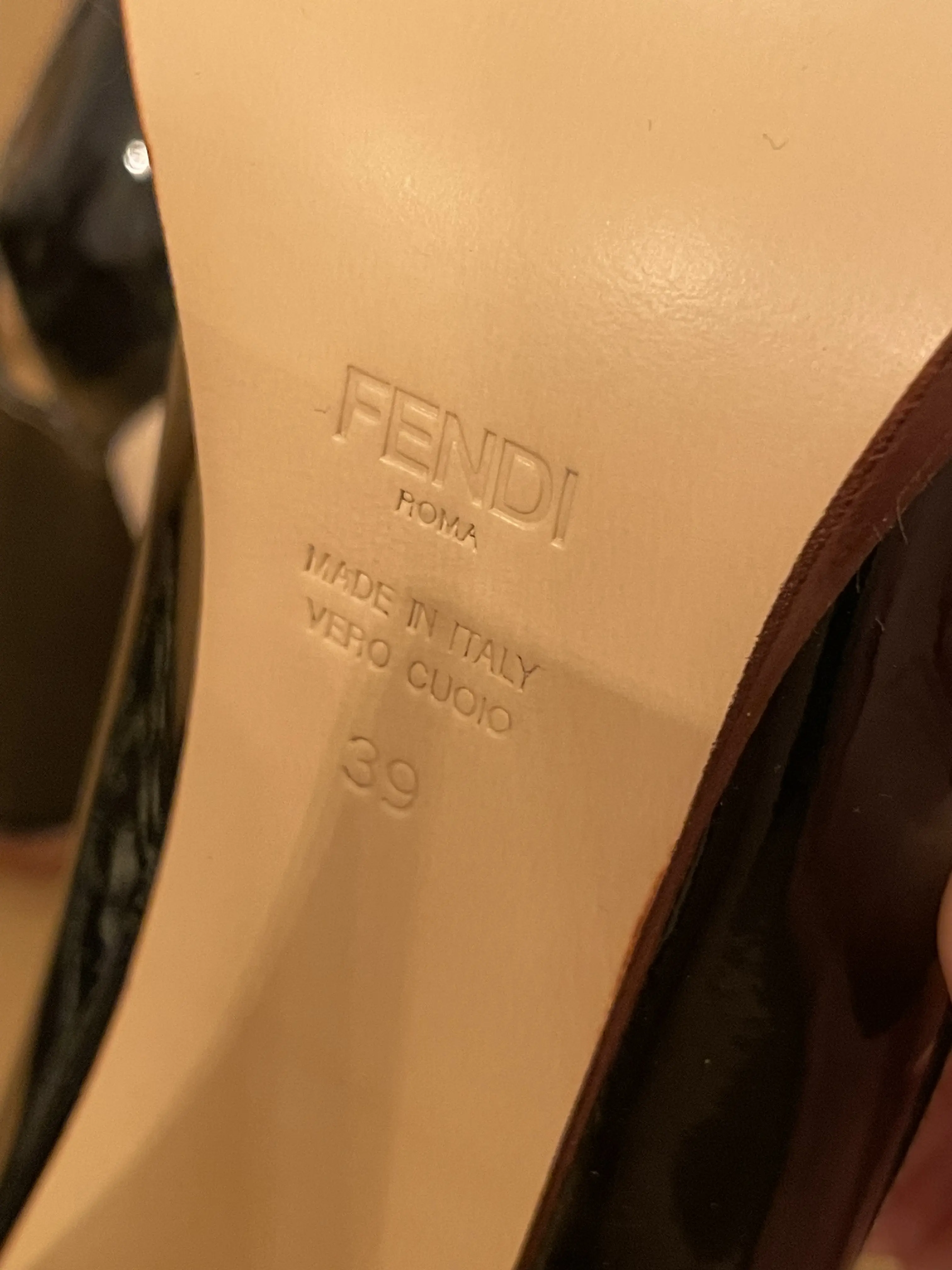 FENDI Patent Leather platform Pumps | LOOP-Marktplatz