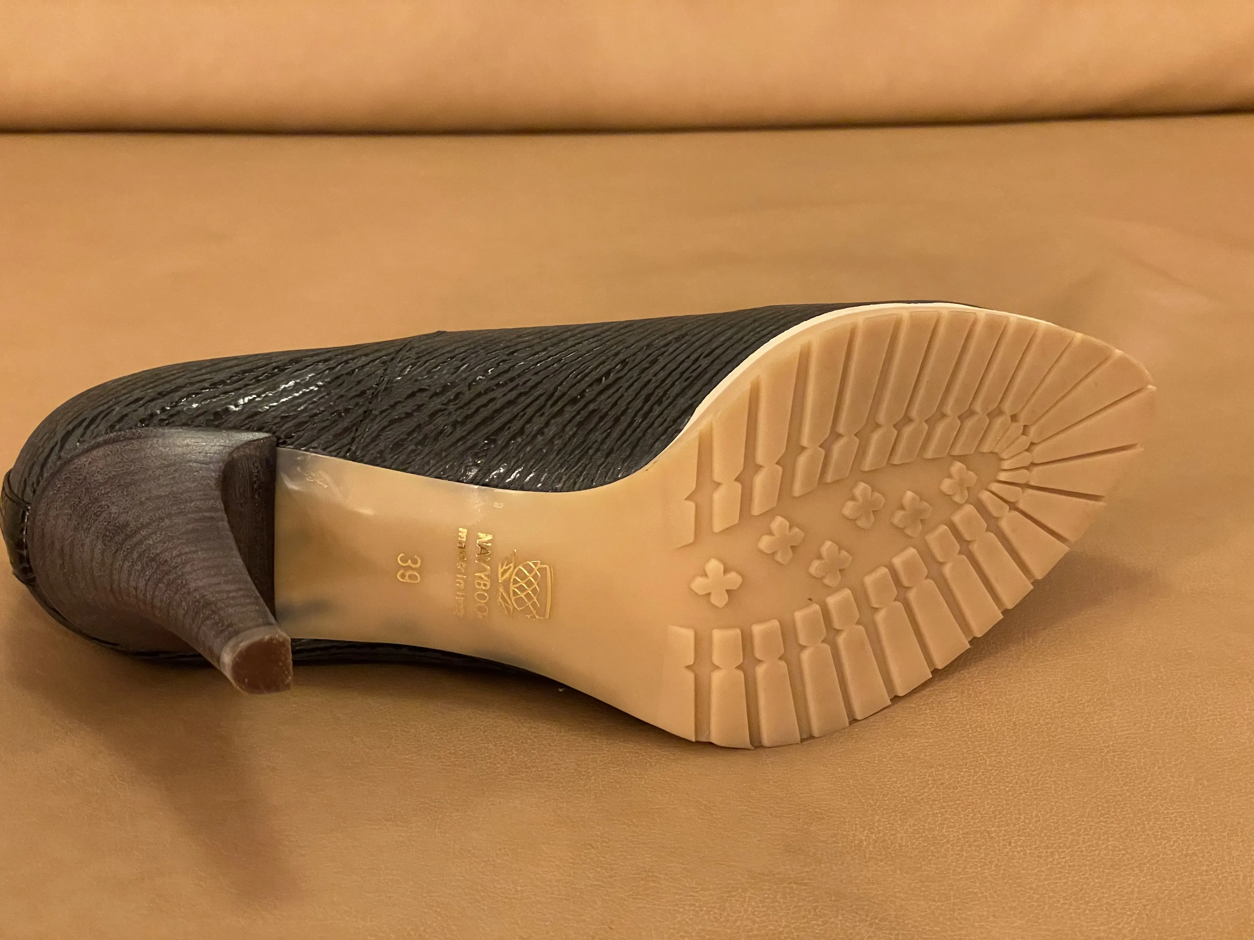 NAVYBOOT Leather High Heels | Marché LOOP