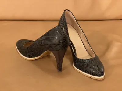 NAVYBOOT Leather High Heels | Marché LOOP