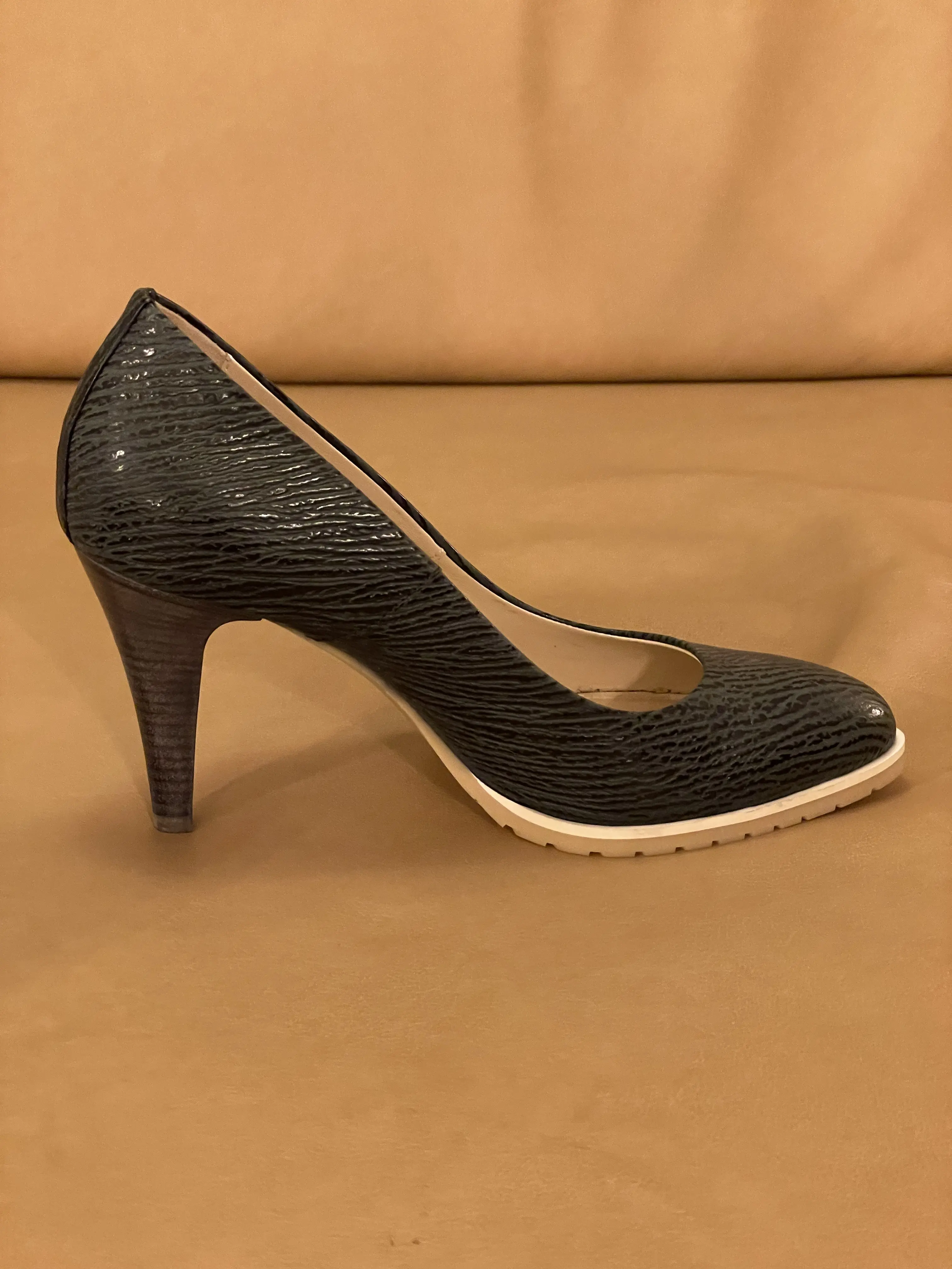 NAVYBOOT Leather High Heels | Marché LOOP