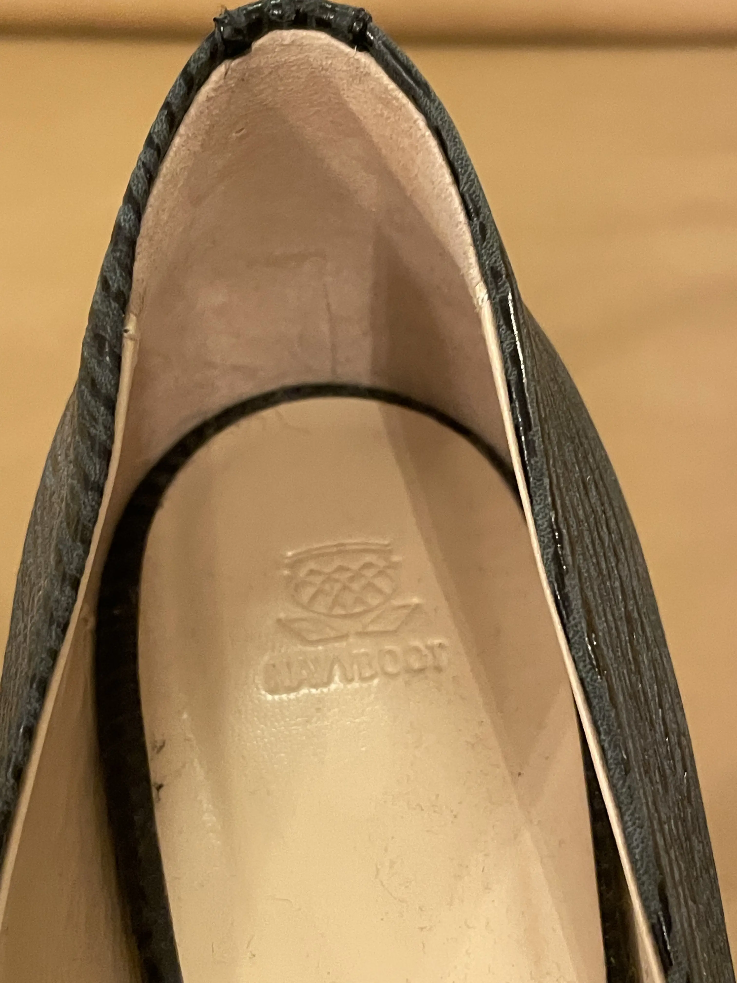 NAVYBOOT Leather High Heels | Marché LOOP