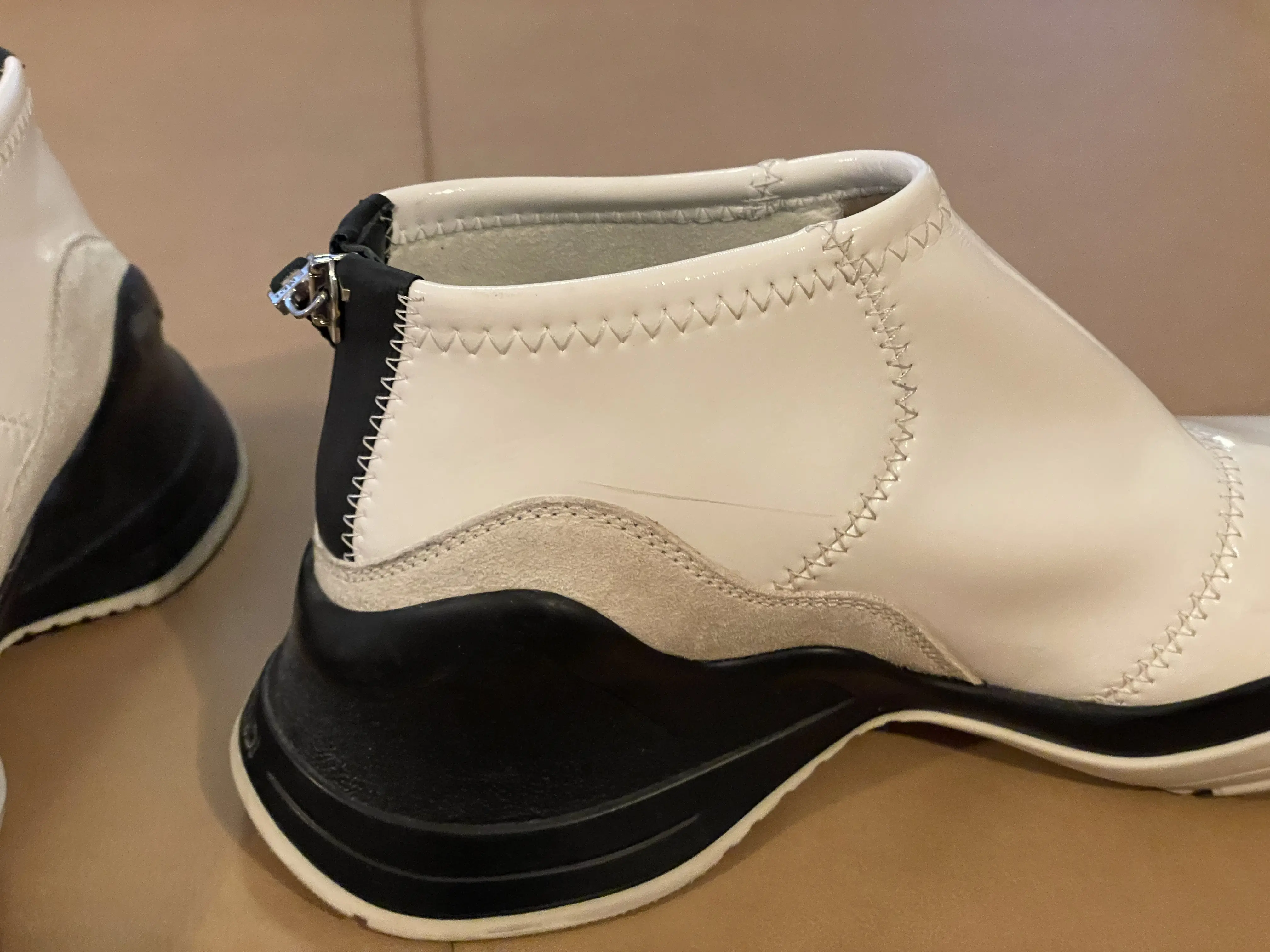 FENDI patent Leather Sneakers | LOOP-Marktplatz