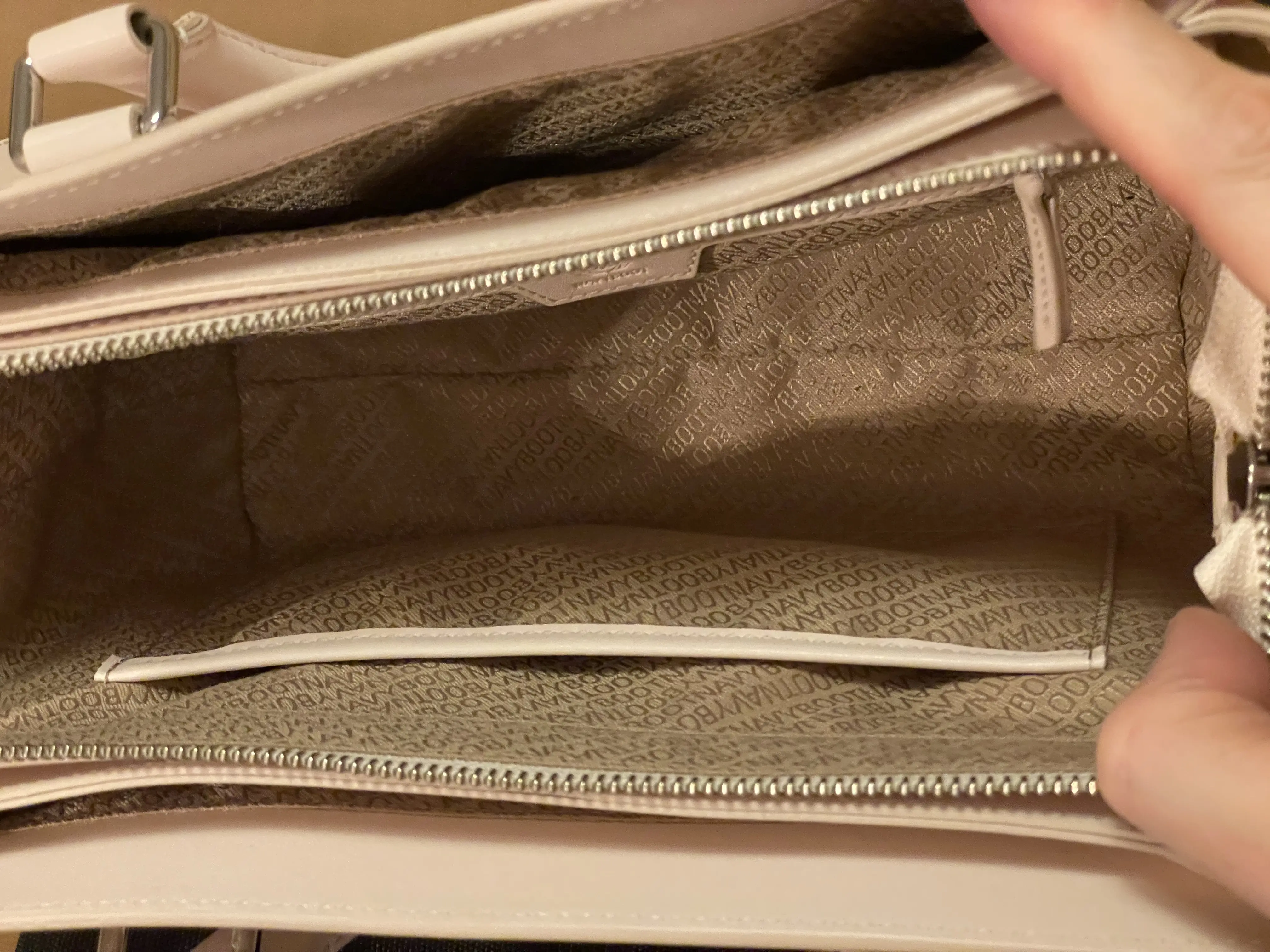 NAVYBOOT Leather Bag | Marché LOOP