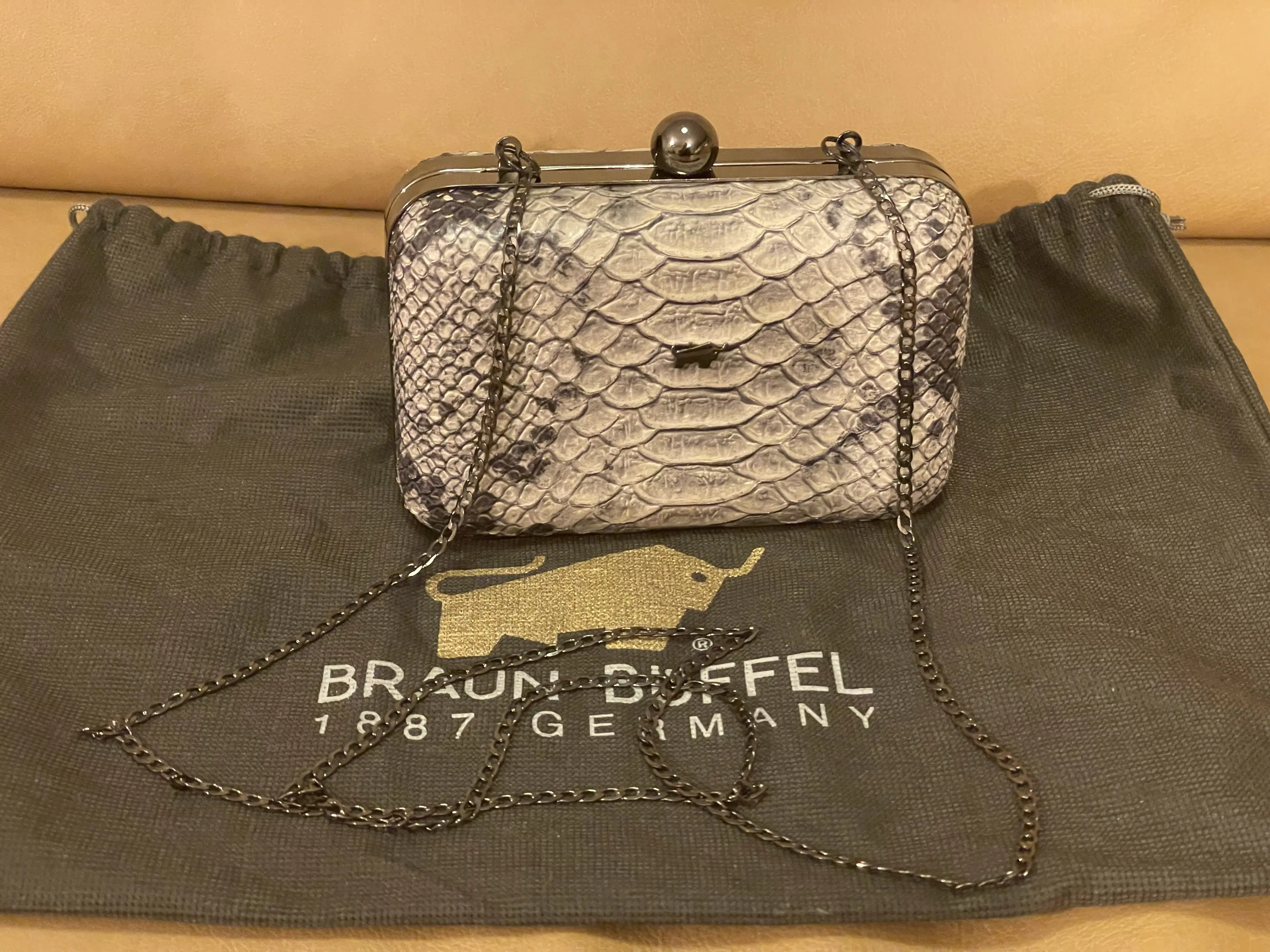 Braun Büffel small Leather Clutch | Marché LOOP