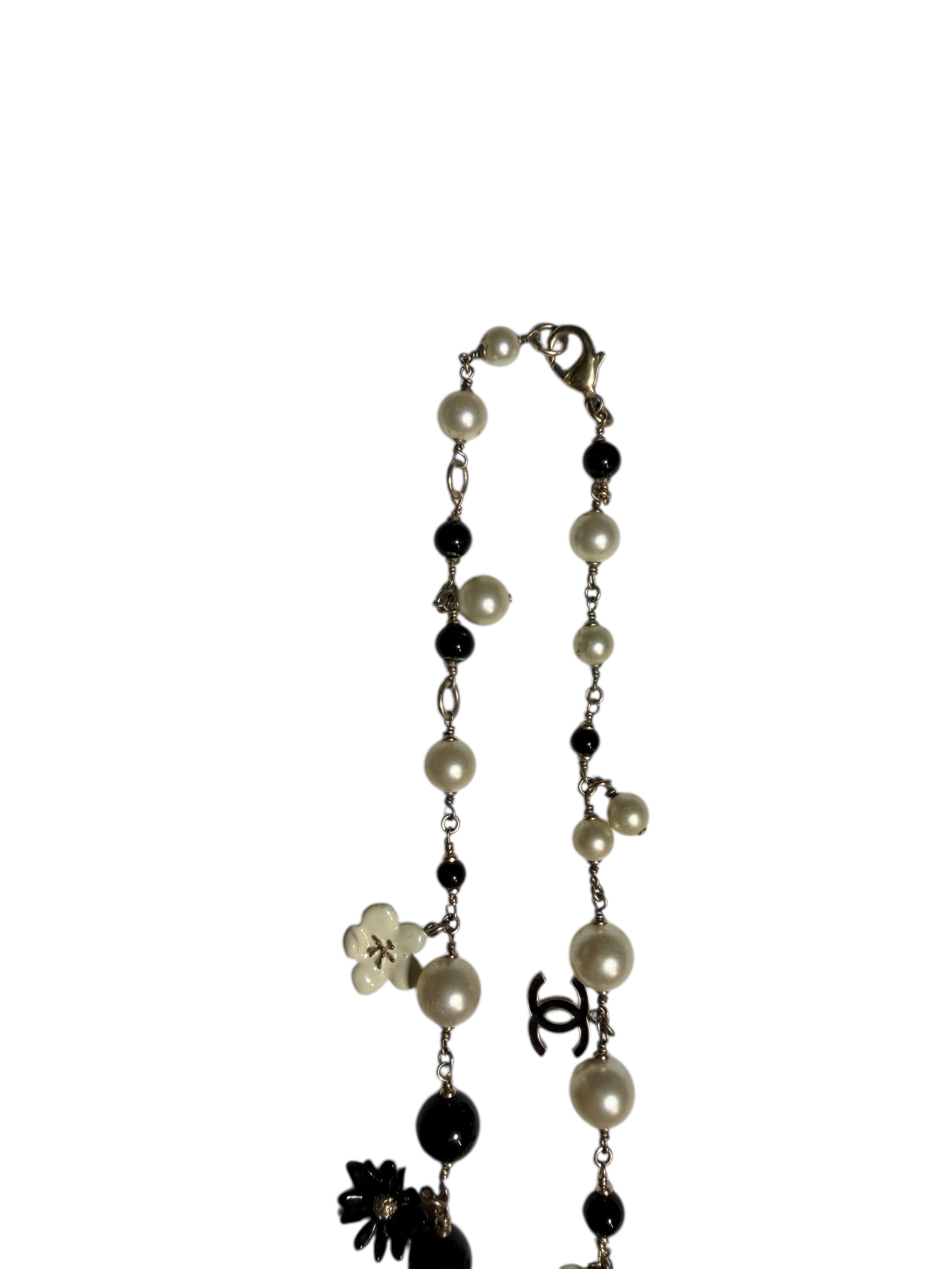 Chanel necklace | LOOP Marketplace