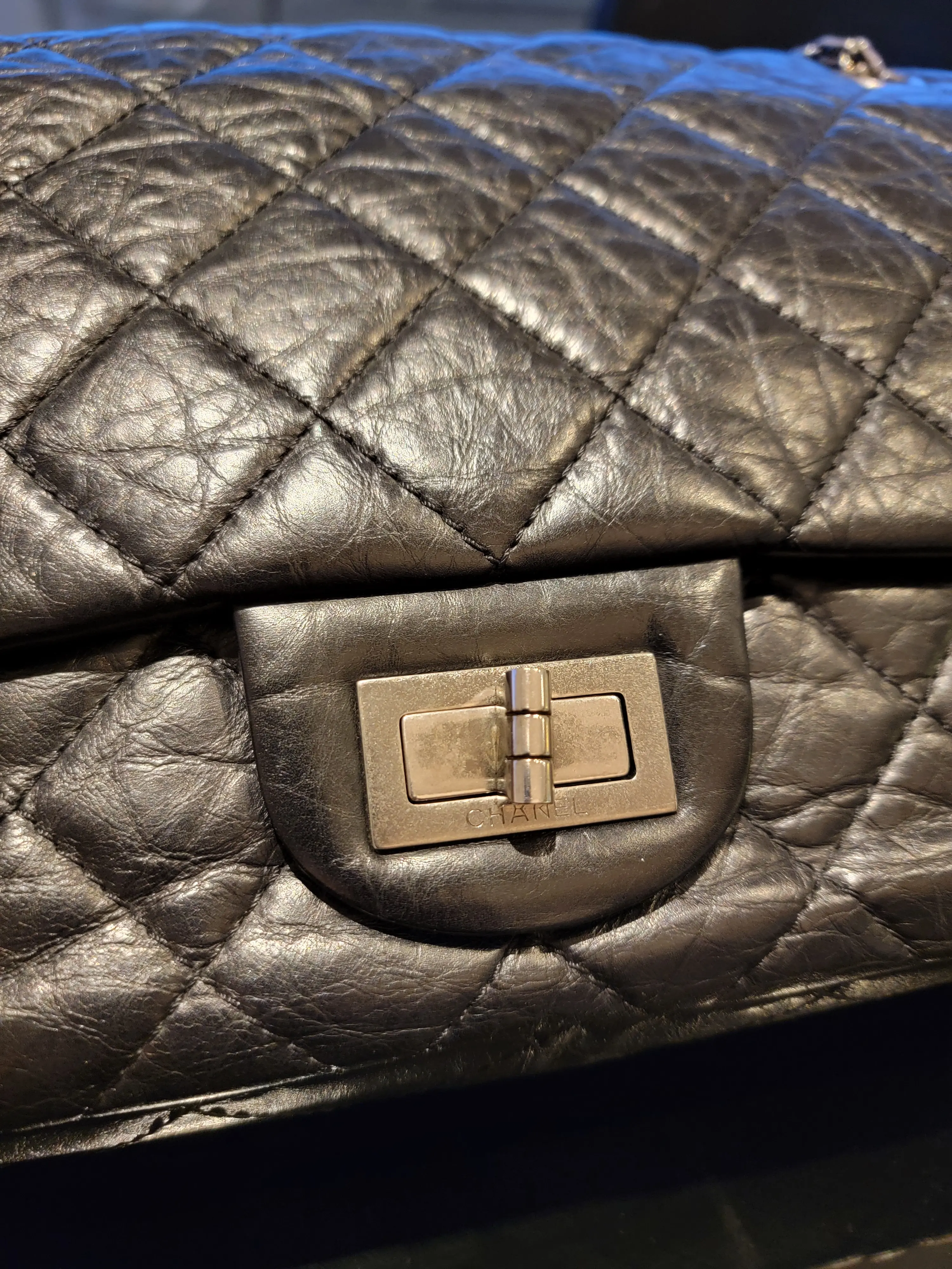 CHANEL Large Reissue 2.55 schwarz | LOOP Marketplace