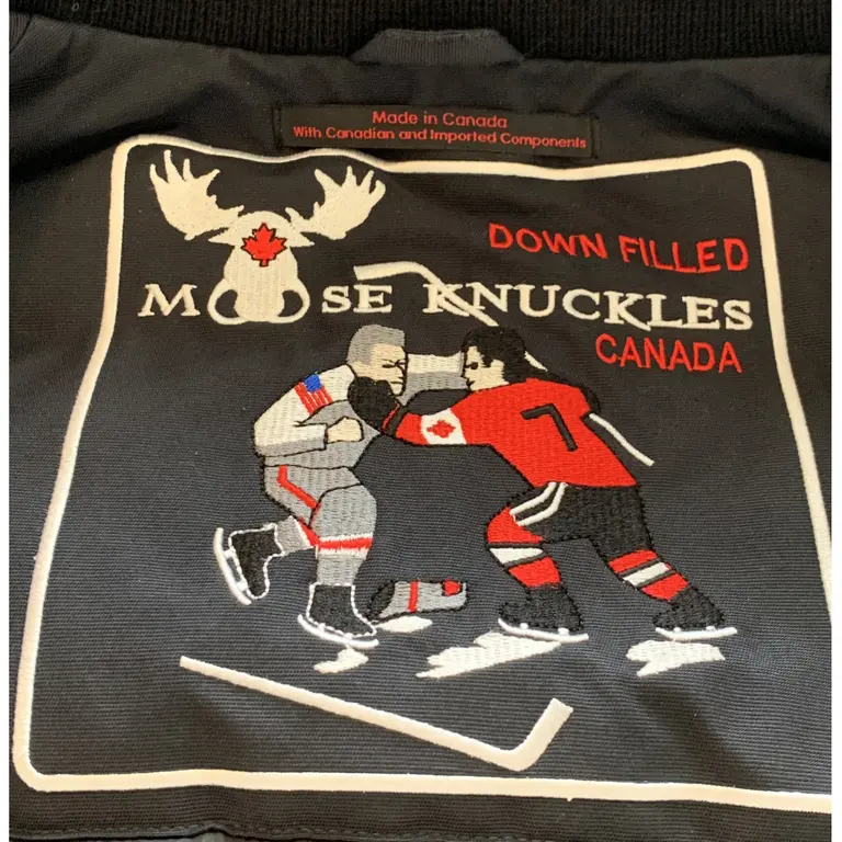 Moose Knuckles Parka with fur in black | LOOP Marketplace