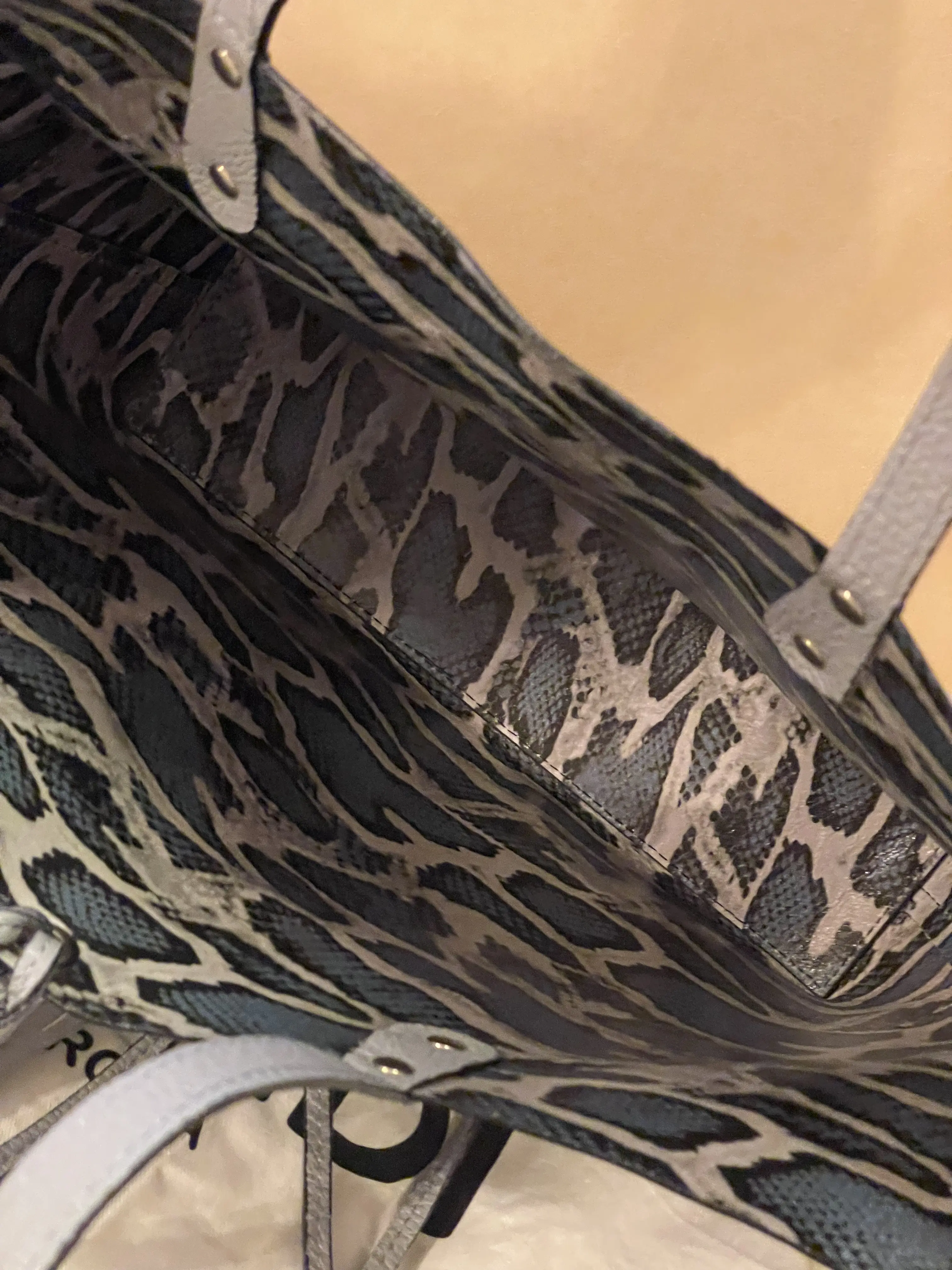 FENDI Shopper / Tote Bag in Grey | LOOP Marketplace