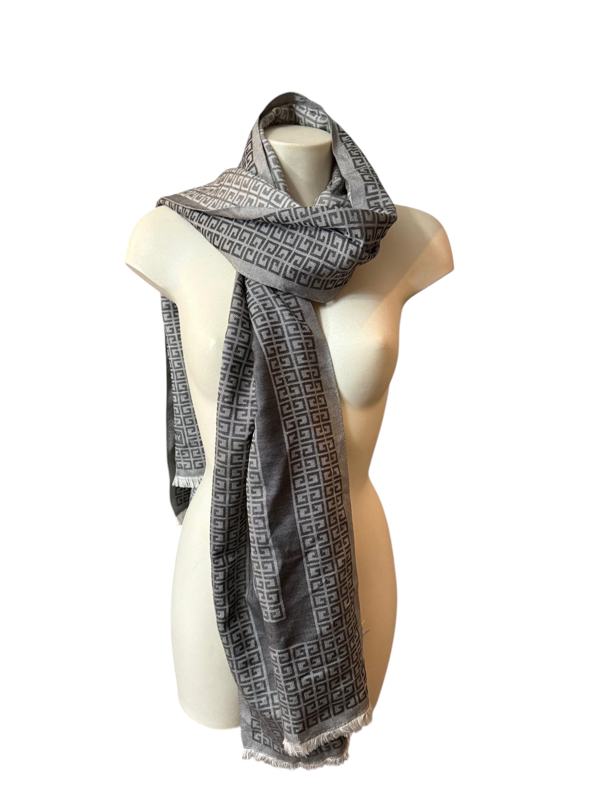 Givenchy scarf | LOOP-Marktplatz